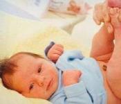 Как ухаживать за ребенком сразу после родов и на протяжении первого года жизни
